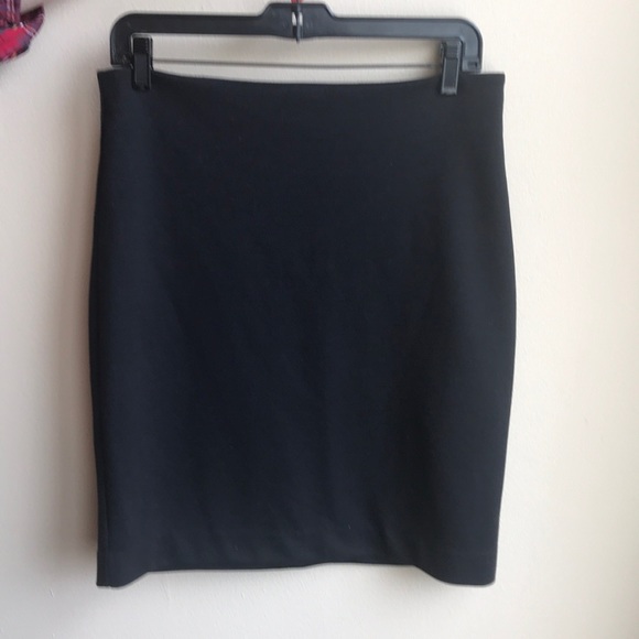 LOFT Dresses & Skirts - Loft black skirt Sz 6